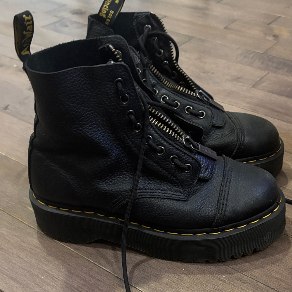 Dr. Martens Black Sinclair pebbled leather boots
